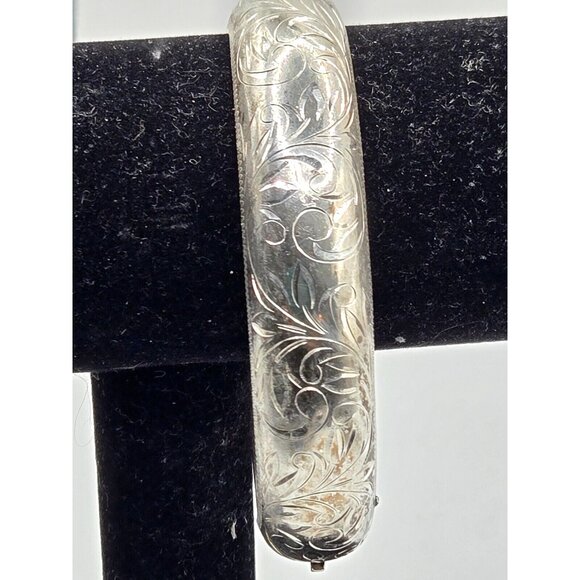 Antique Sterling Silver Bracelet Victorian Bangle Hinged Etched Oval Bracelet - Picture 6 of 8